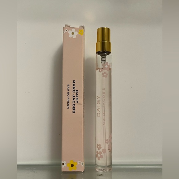 Marc Jacobs Other - NIB Daisy by Marc Jacobs Eau So Fresh travel spray